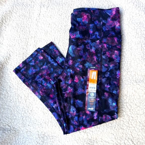 Avia Pants - NWT Avia Capri Leggings size S (4-6)